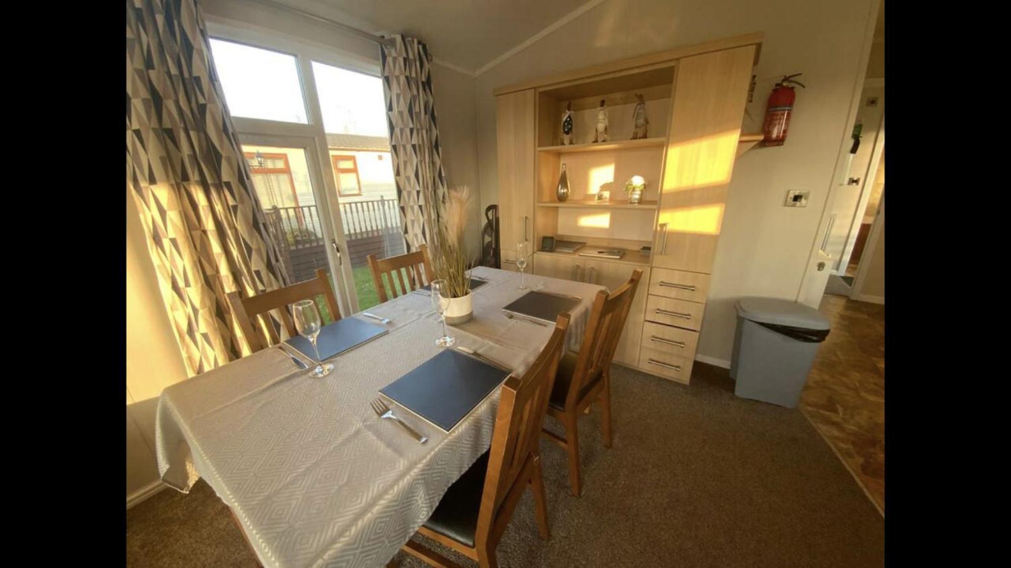 Bumblebee Lodge Tydd St. Giles المظهر الخارجي الصورة