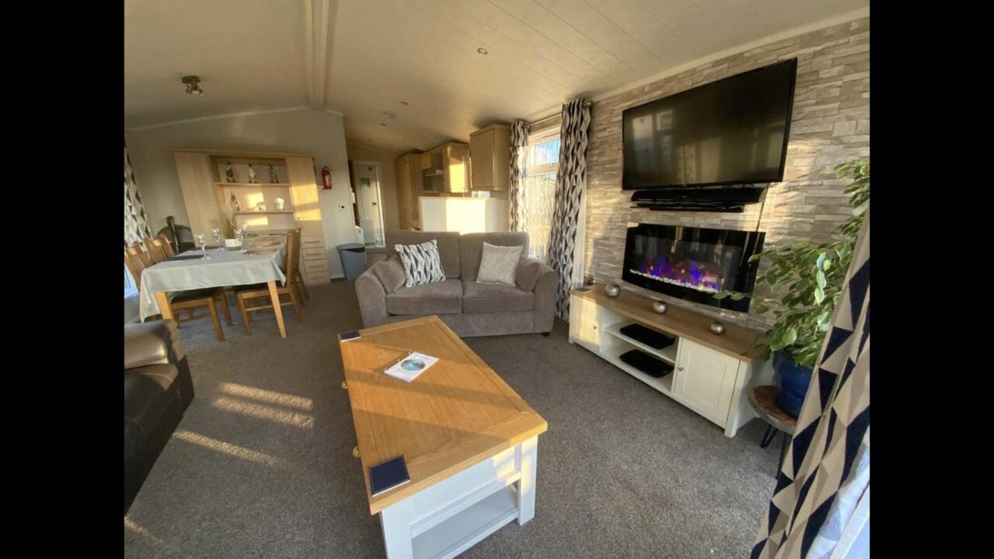 Bumblebee Lodge Tydd St. Giles المظهر الخارجي الصورة